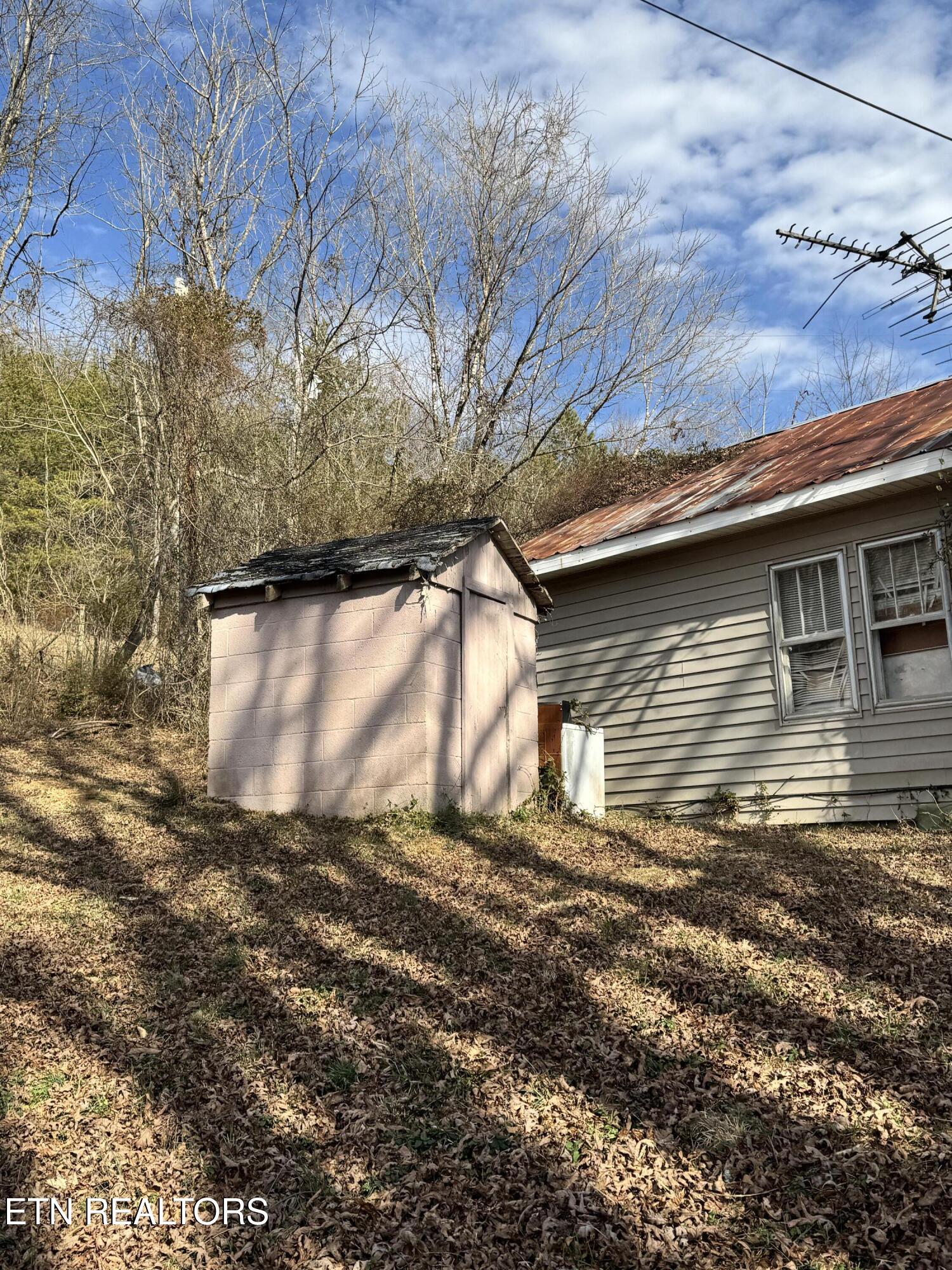 1135 Ned Clark Road Bean Station TN 37708