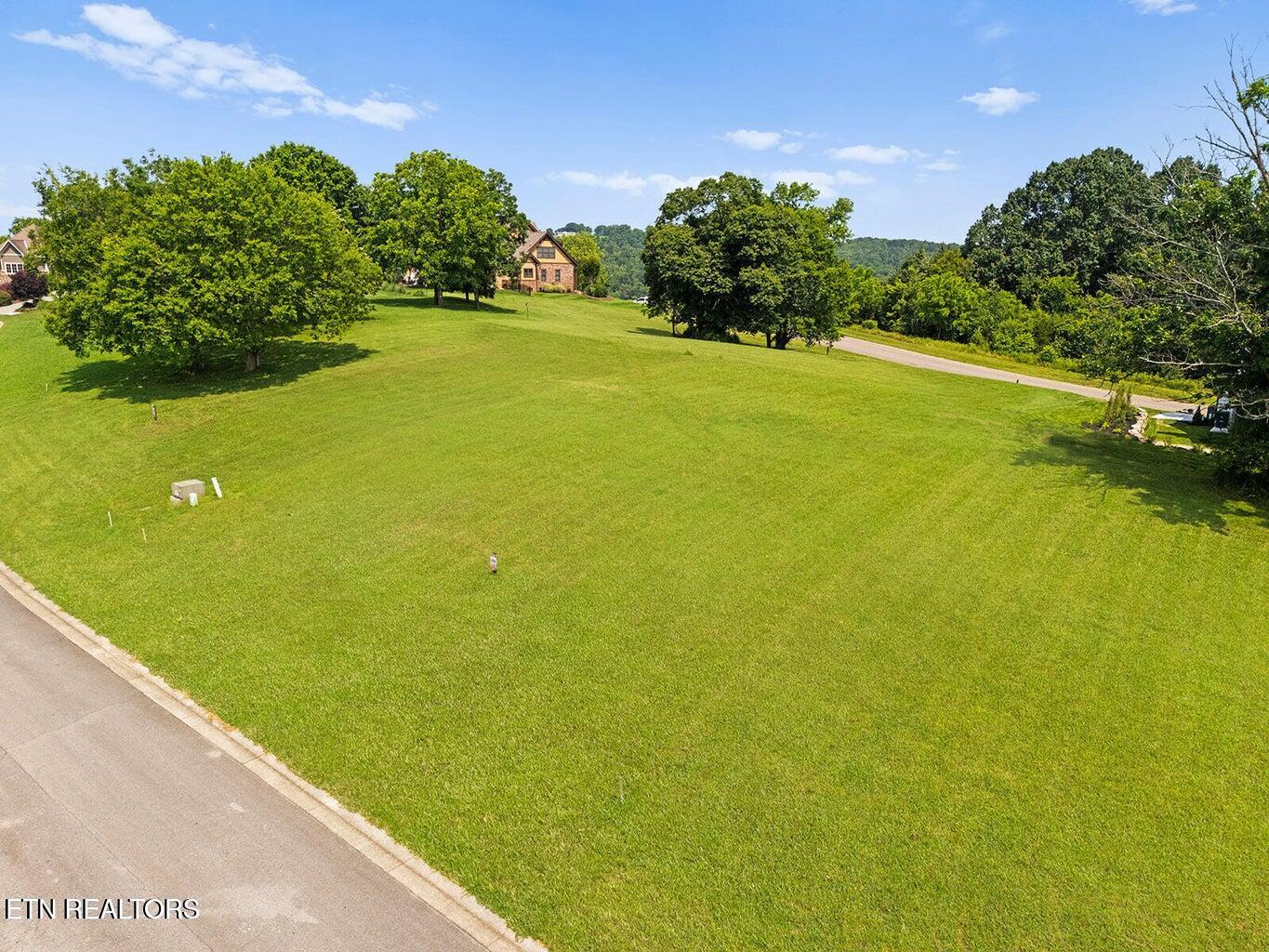 1740 Eagle Point Drive Loudon TN 37774