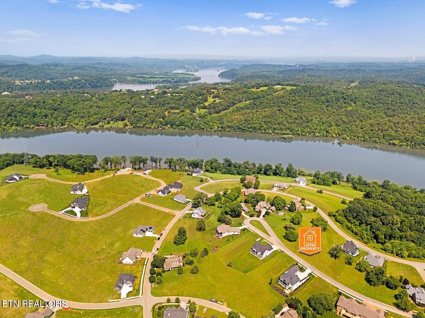 1740 Eagle Point Drive Loudon TN 37774