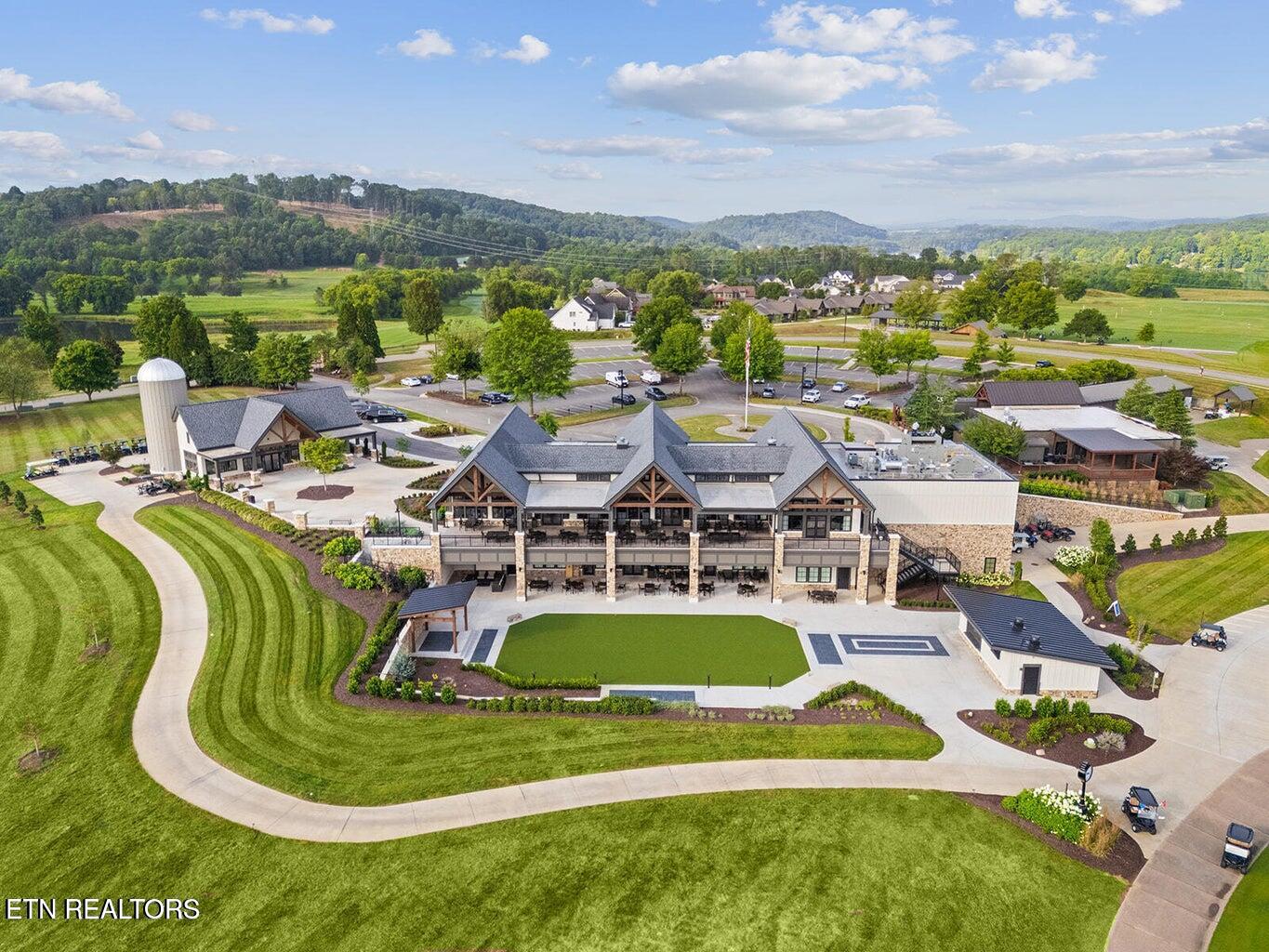 1740 Eagle Point Drive Loudon TN 37774