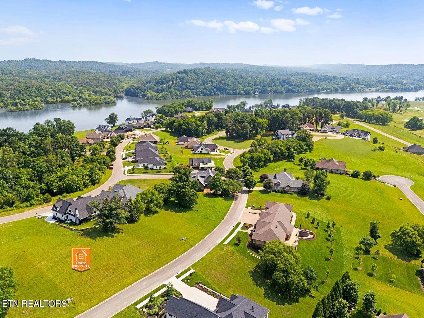 1740 Eagle Point Drive Loudon TN 37774