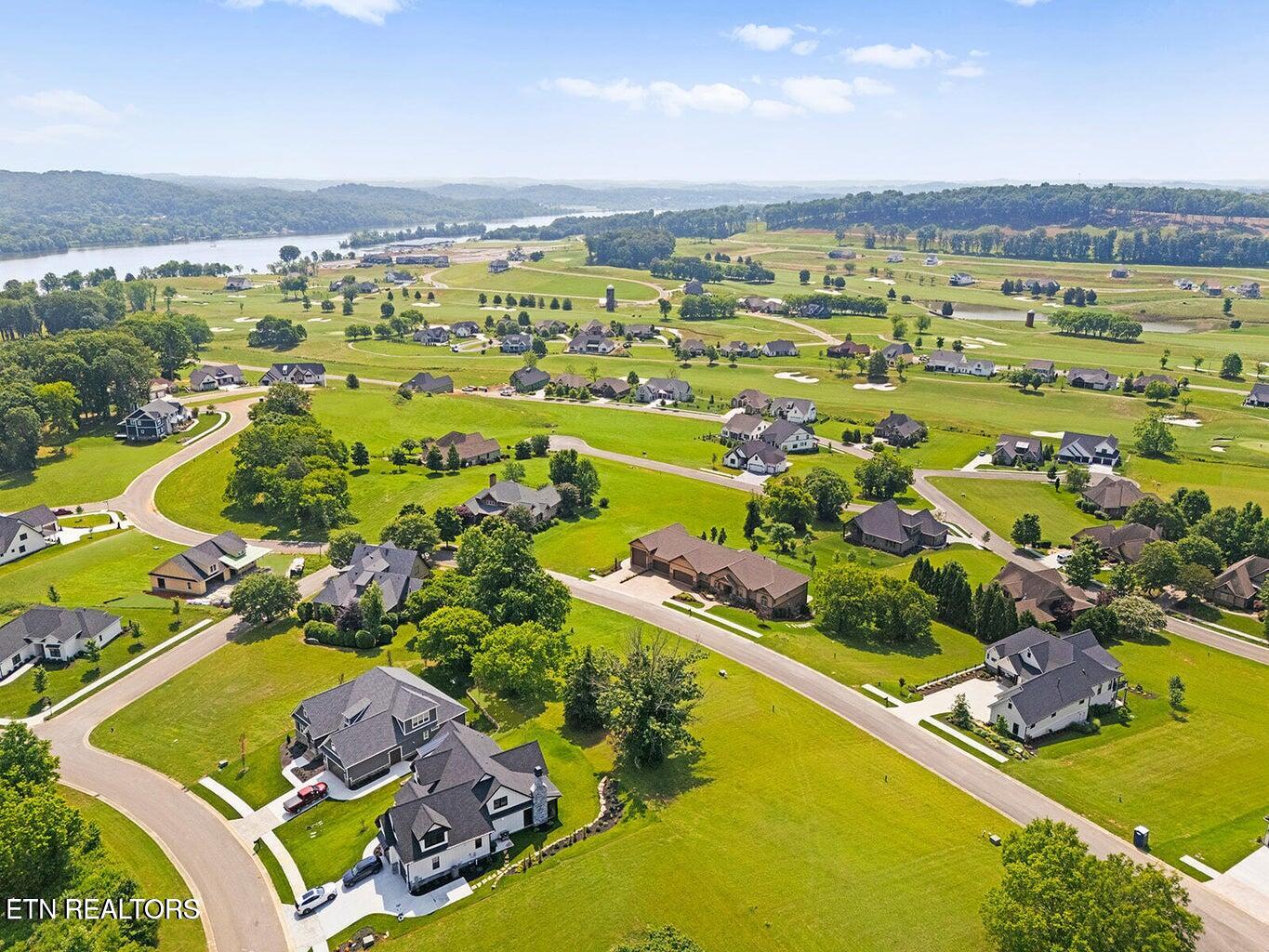 1740 Eagle Point Drive Loudon TN 37774