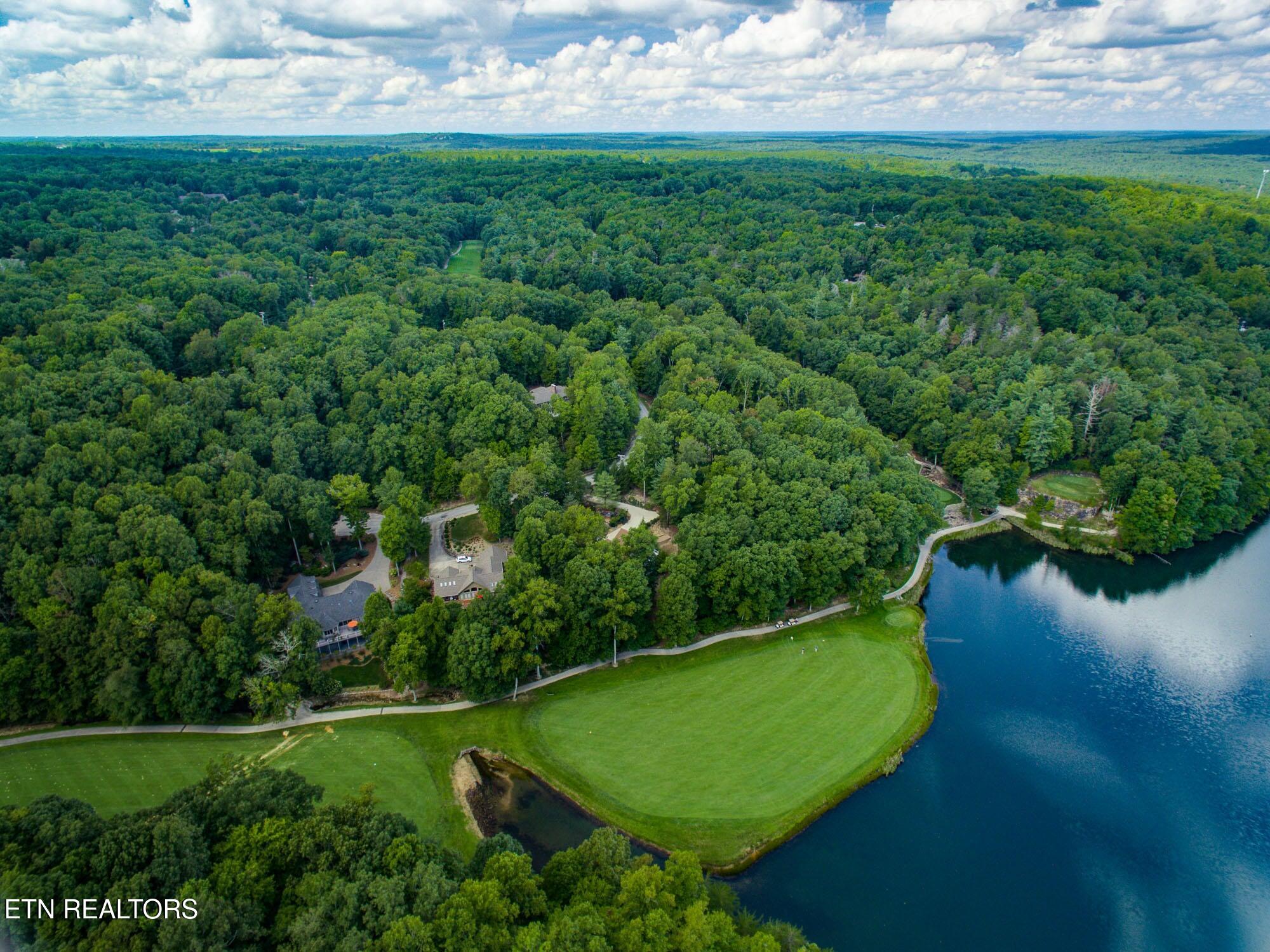 22 Lakeridge Terrace Fairfield Glade TN 38558