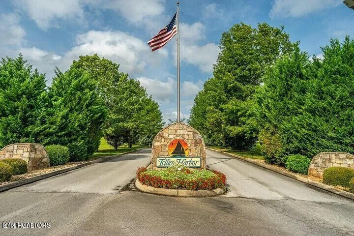 1820 Crazyhorse Drive Maryville TN 37801
