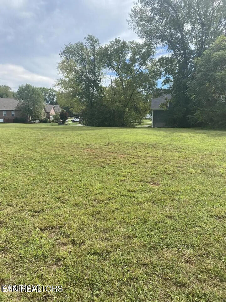 1820 Crazyhorse Drive Maryville TN 37801