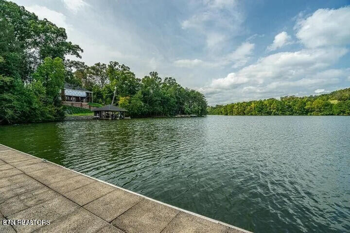 1820 Crazyhorse Drive Maryville TN 37801