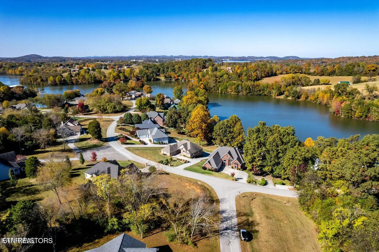 1820 Crazyhorse Drive Maryville TN 37801