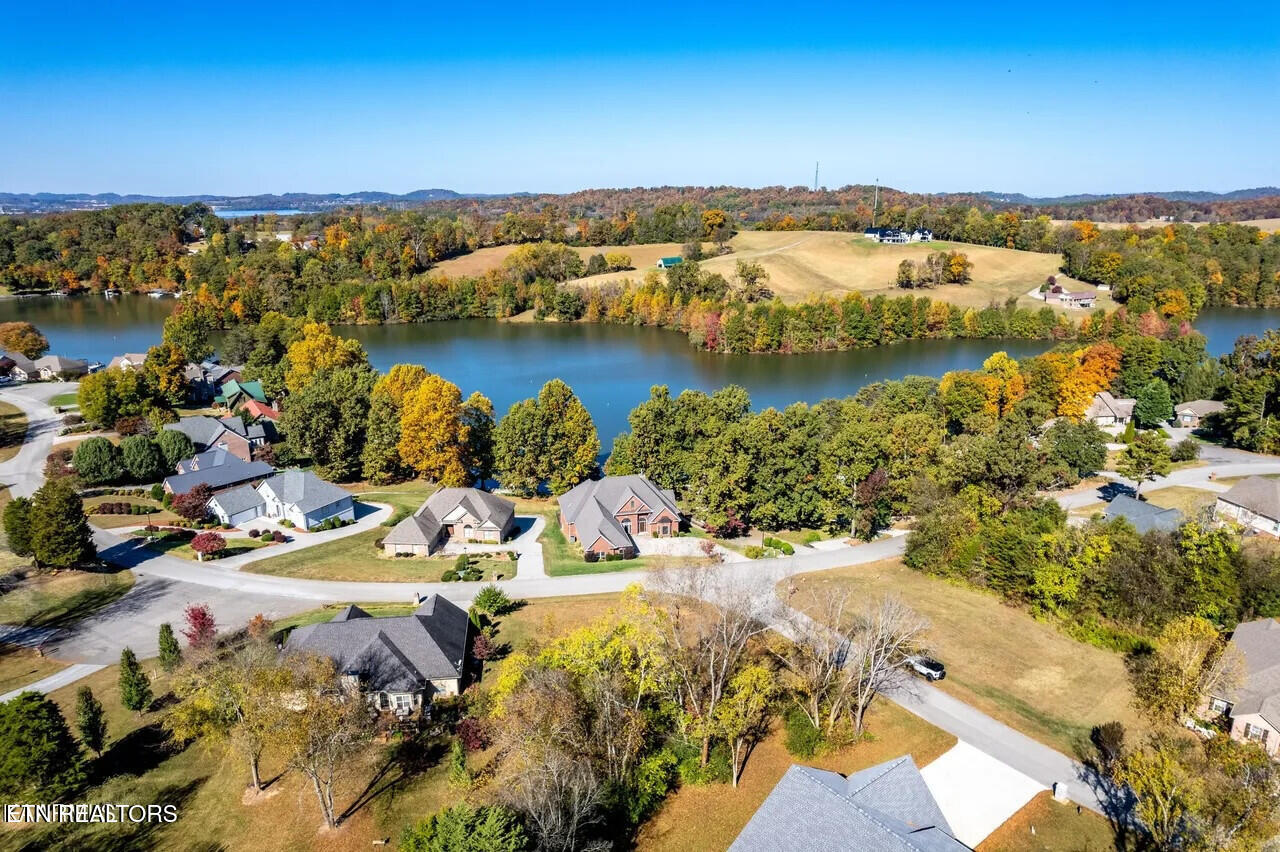 1820 Crazyhorse Drive Maryville TN 37801