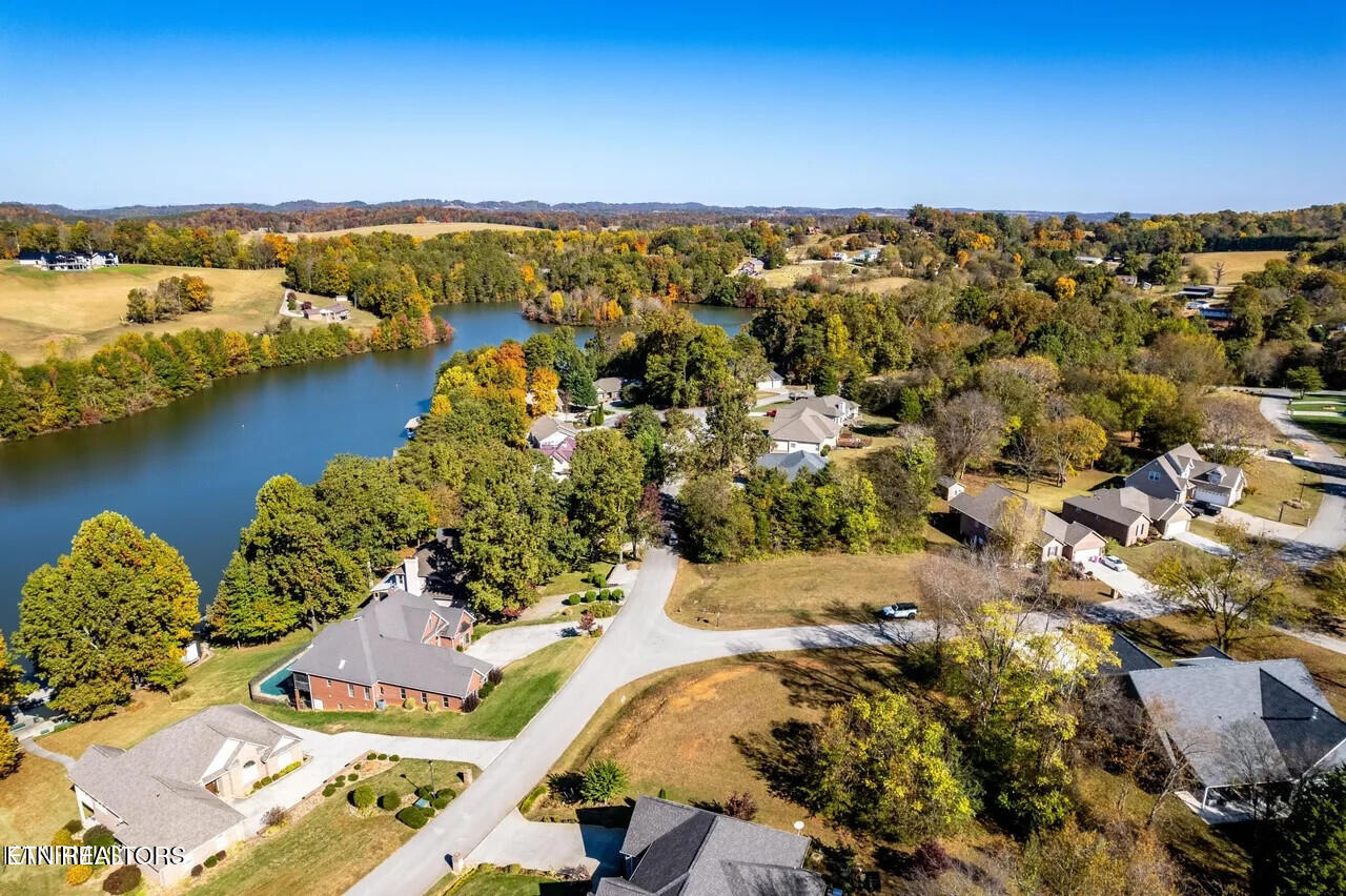 1820 Crazyhorse Drive Maryville TN 37801
