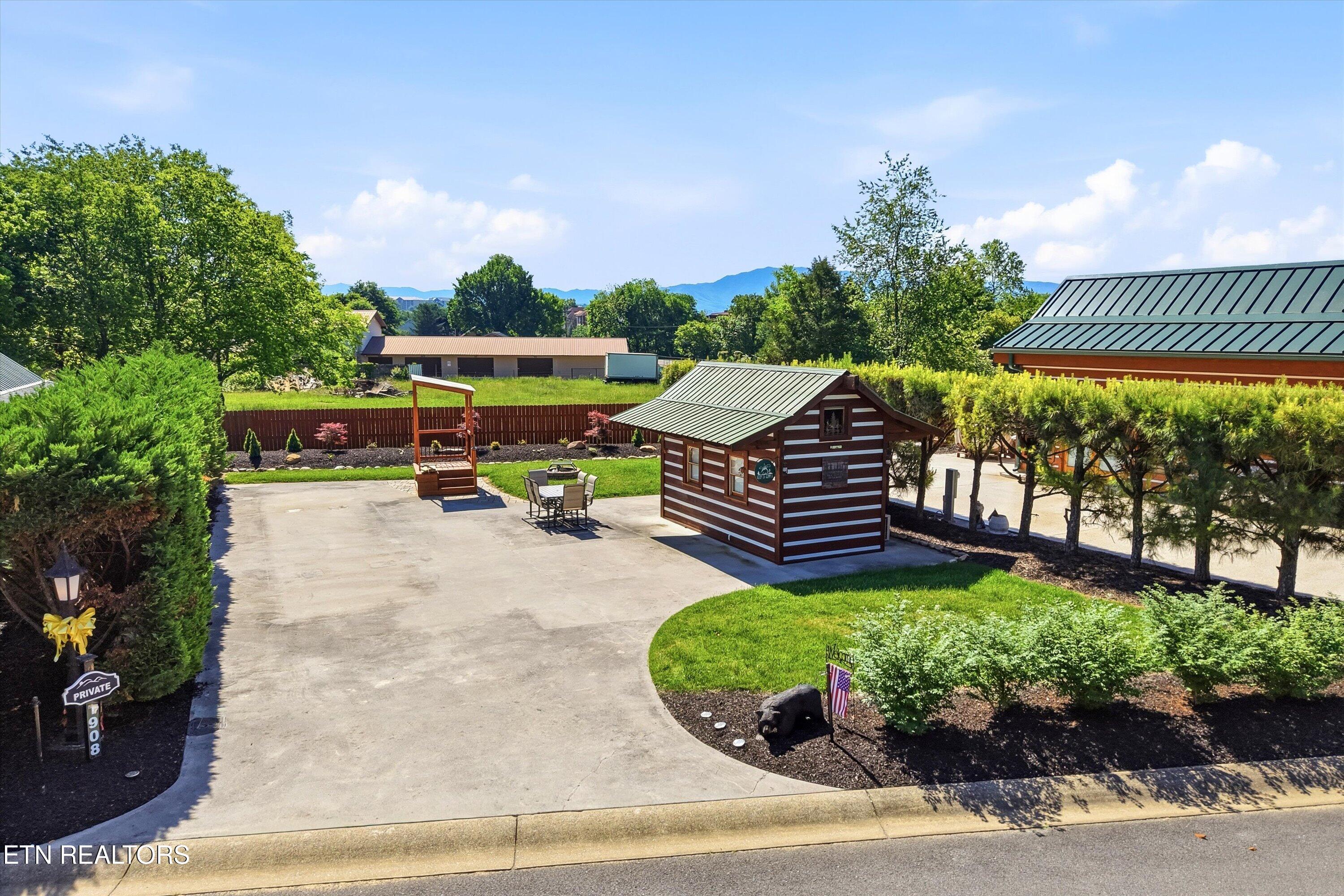 1908 Lizi Loop Way Sevierville TN 37862