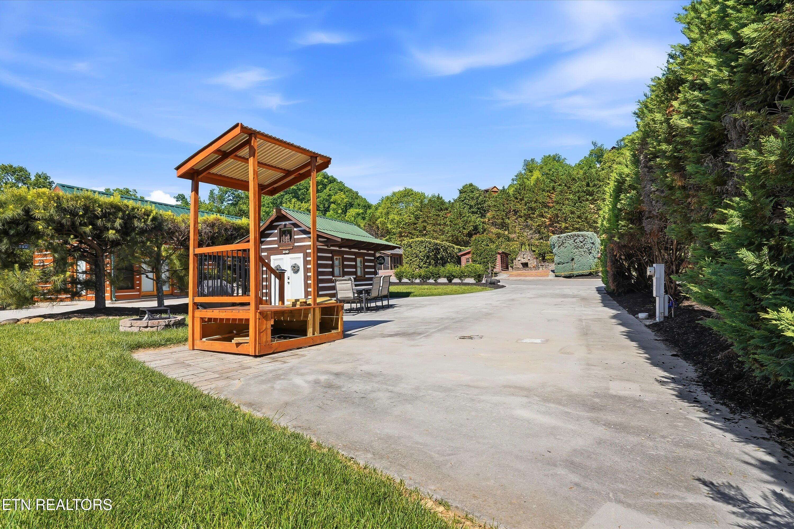 1908 Lizi Loop Way Sevierville TN 37862