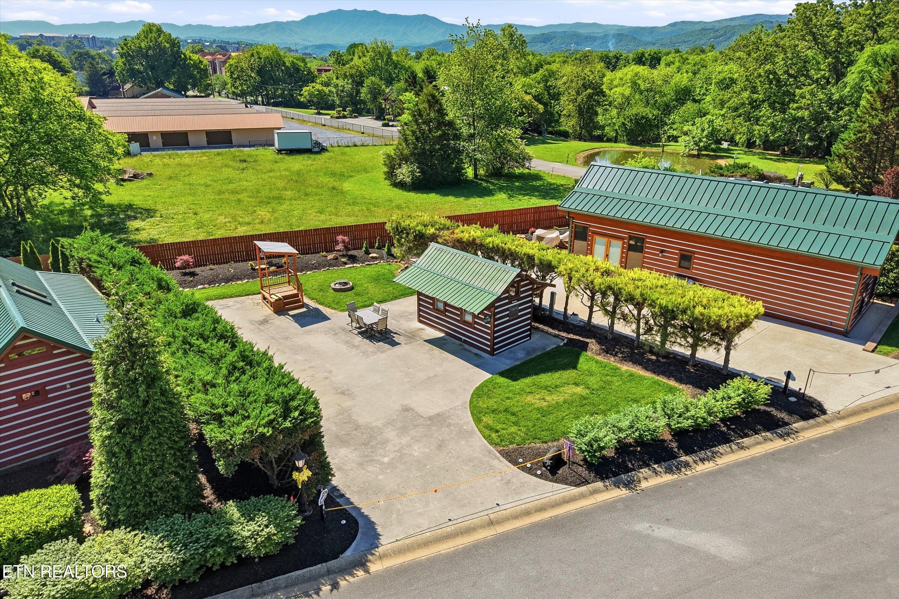 1908 Lizi Loop Way Sevierville TN 37862
