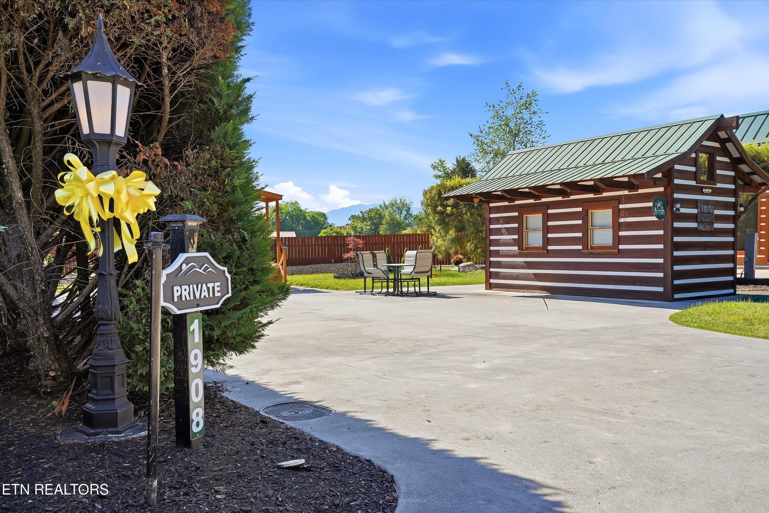 1908 Lizi Loop Way Sevierville TN 37862