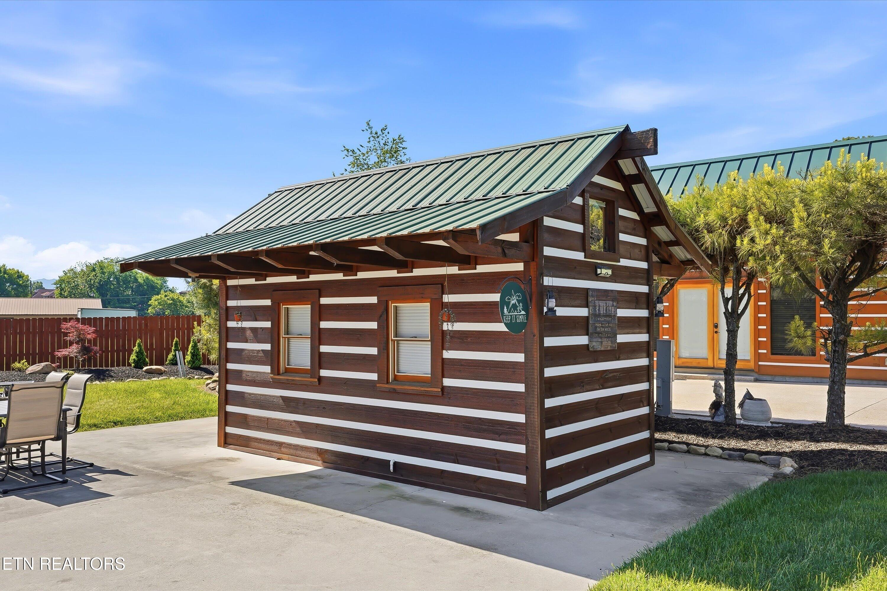 1908 Lizi Loop Way Sevierville TN 37862