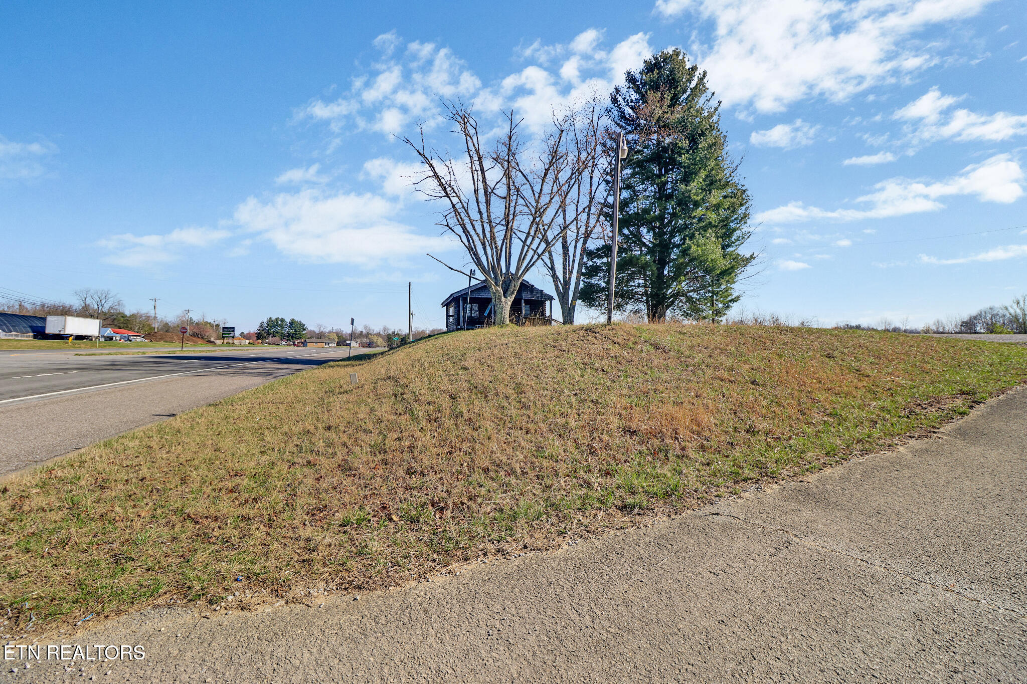 21.72AC S York Highway Jamestown TN 38556