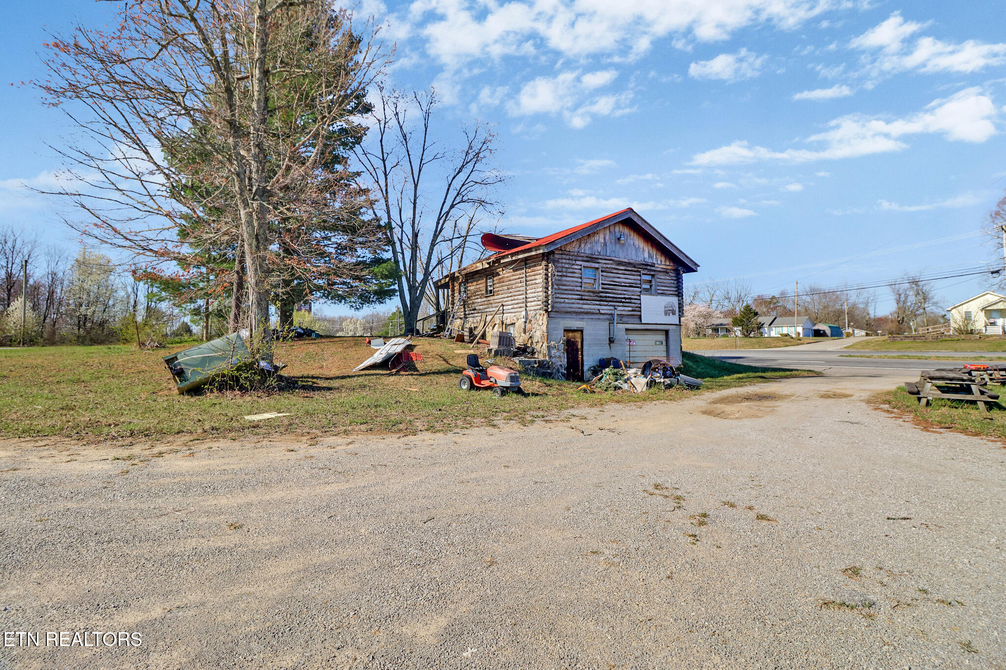 21.72AC S York Highway Jamestown TN 38556