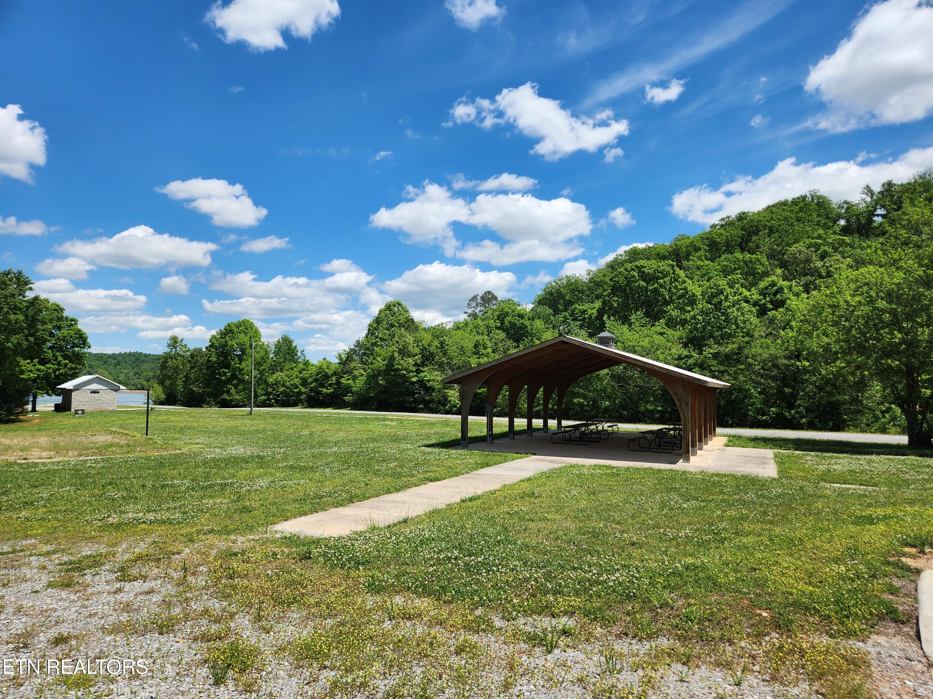 Oak Leaf Lot 71 Drive Loudon TN 37774