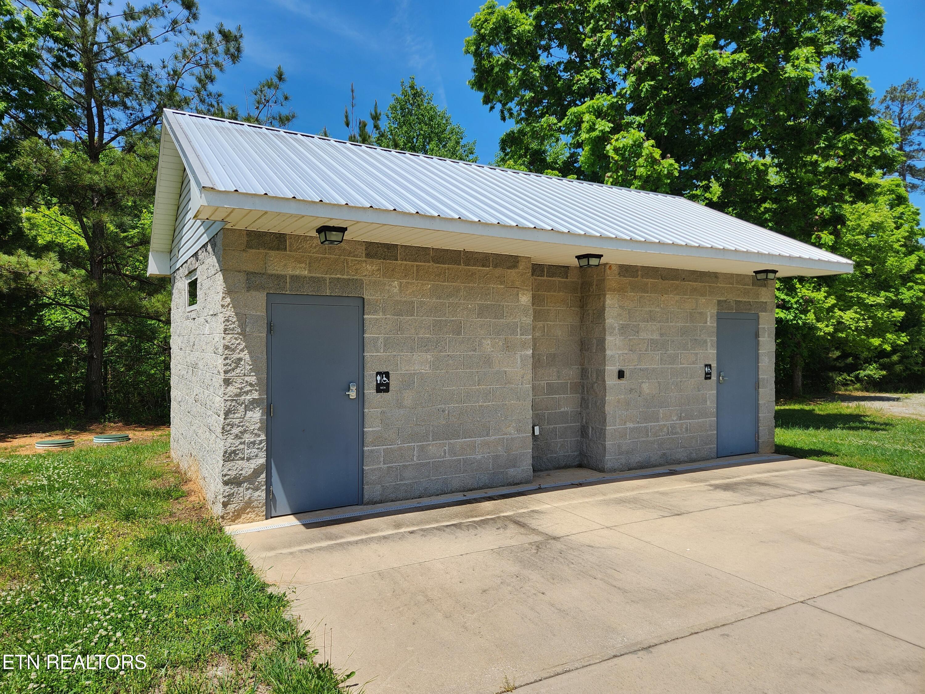Oak Leaf Lot 71 Drive Loudon TN 37774