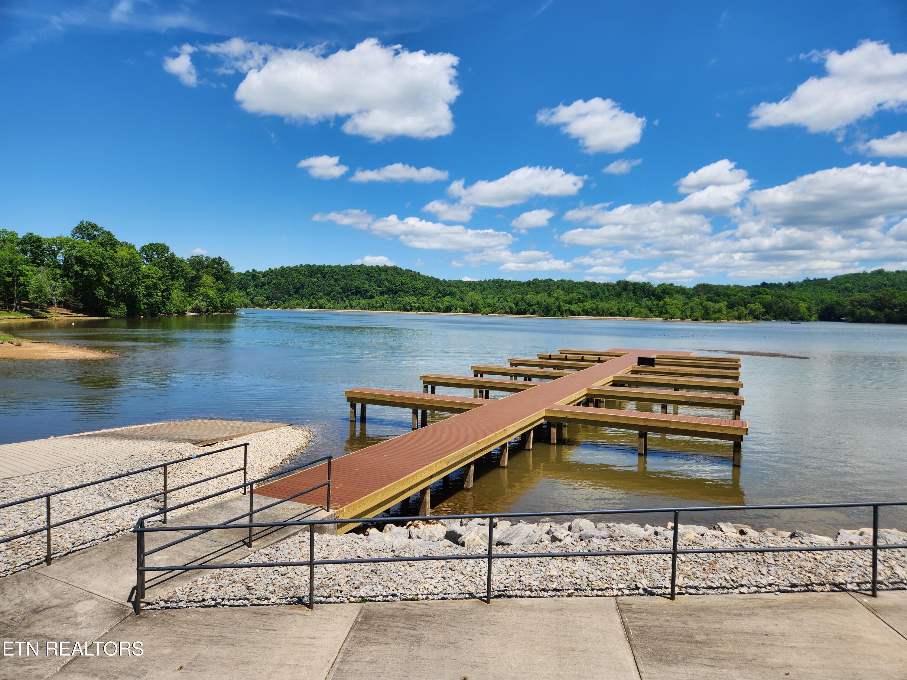 Oak Leaf Lot 71 Drive Loudon TN 37774