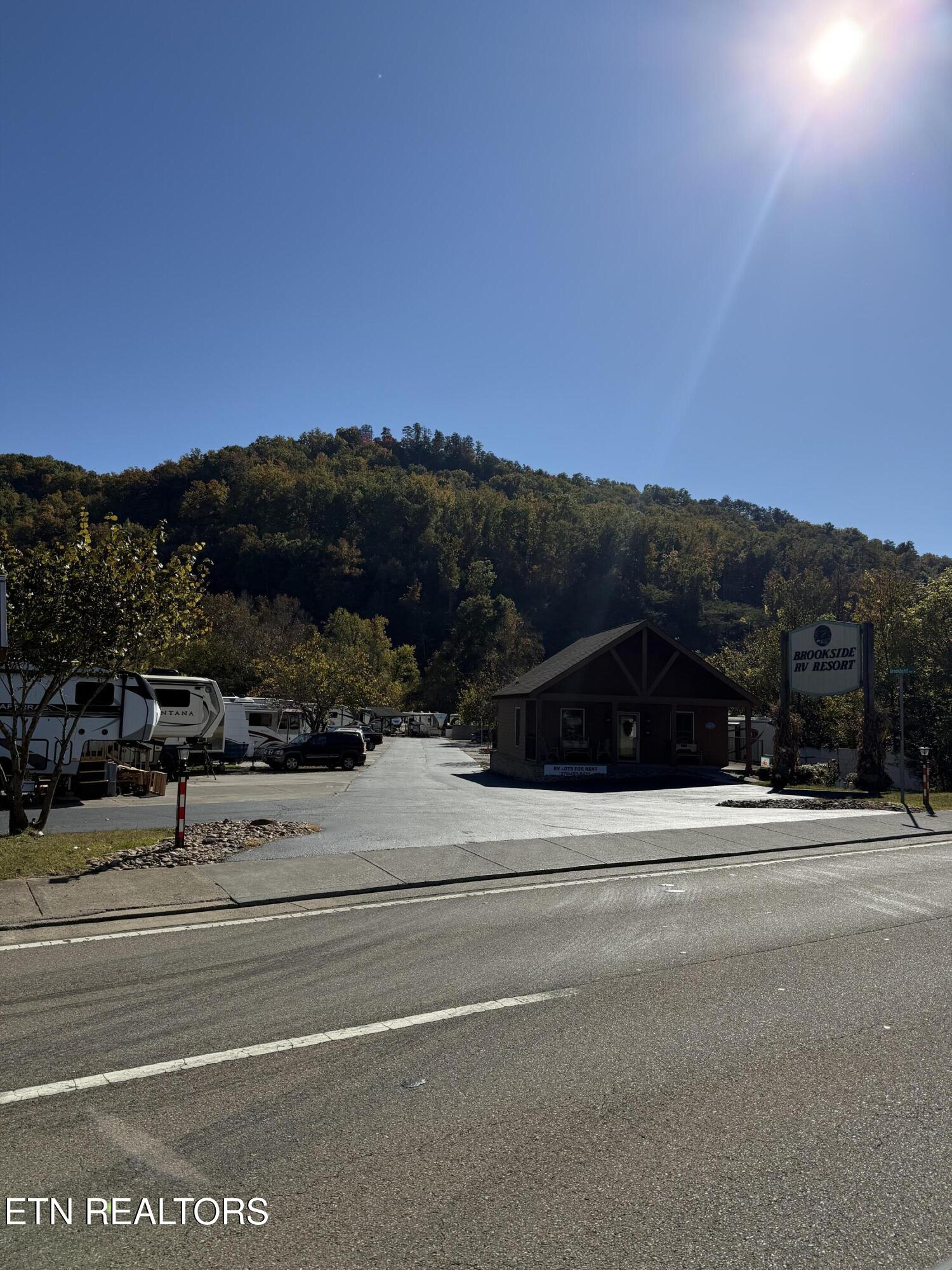 3146 Brook Bend Way Pigeon Forge TN 37863