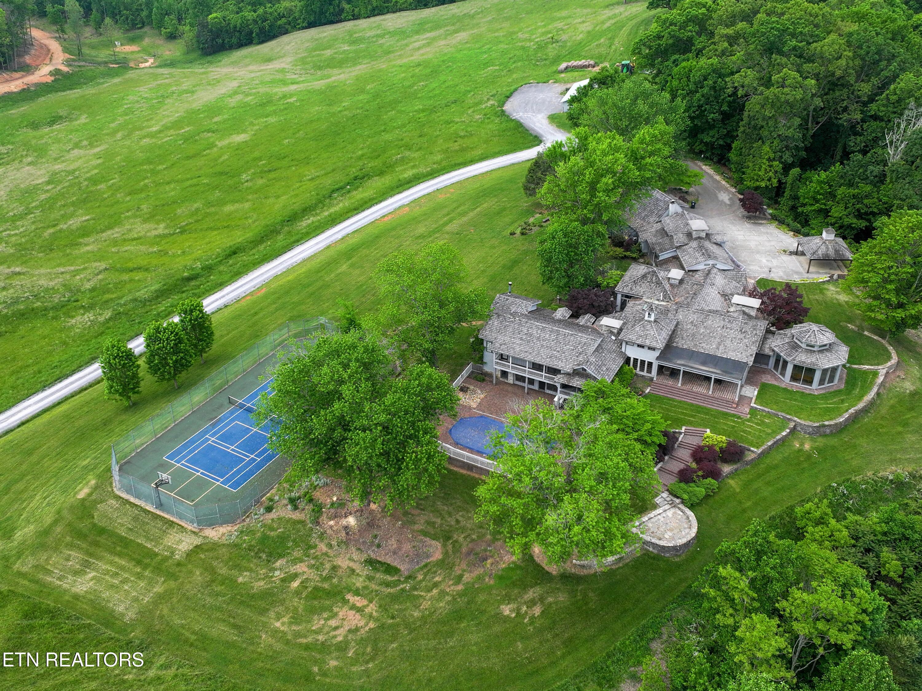 293 Inlet Morristown TN 37814