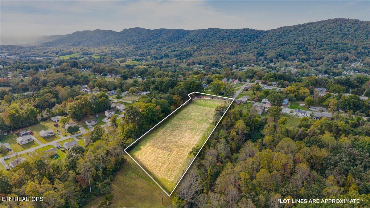 109 W Kentucky Avenue Lafollette TN 37766