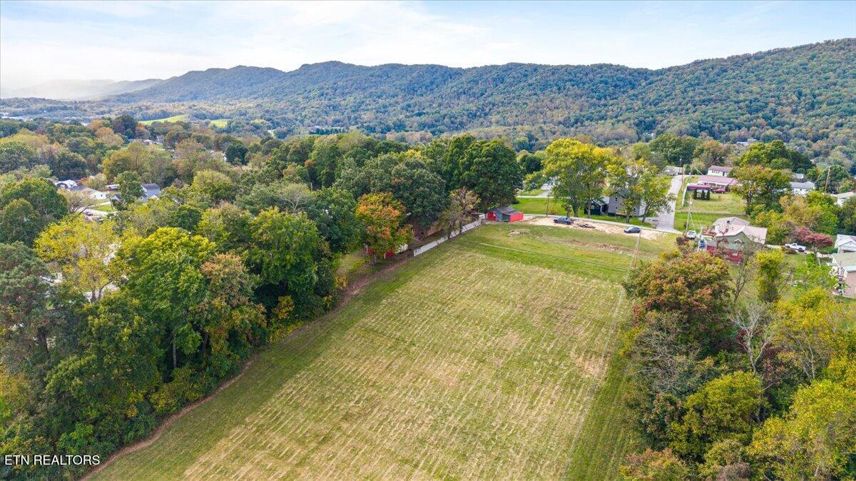 109 W Kentucky Avenue Lafollette TN 37766