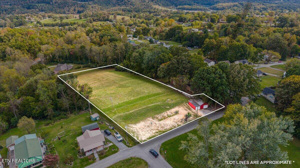 109 W Kentucky Avenue Lafollette TN 37766