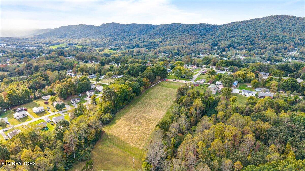 109 W Kentucky Avenue Lafollette TN 37766