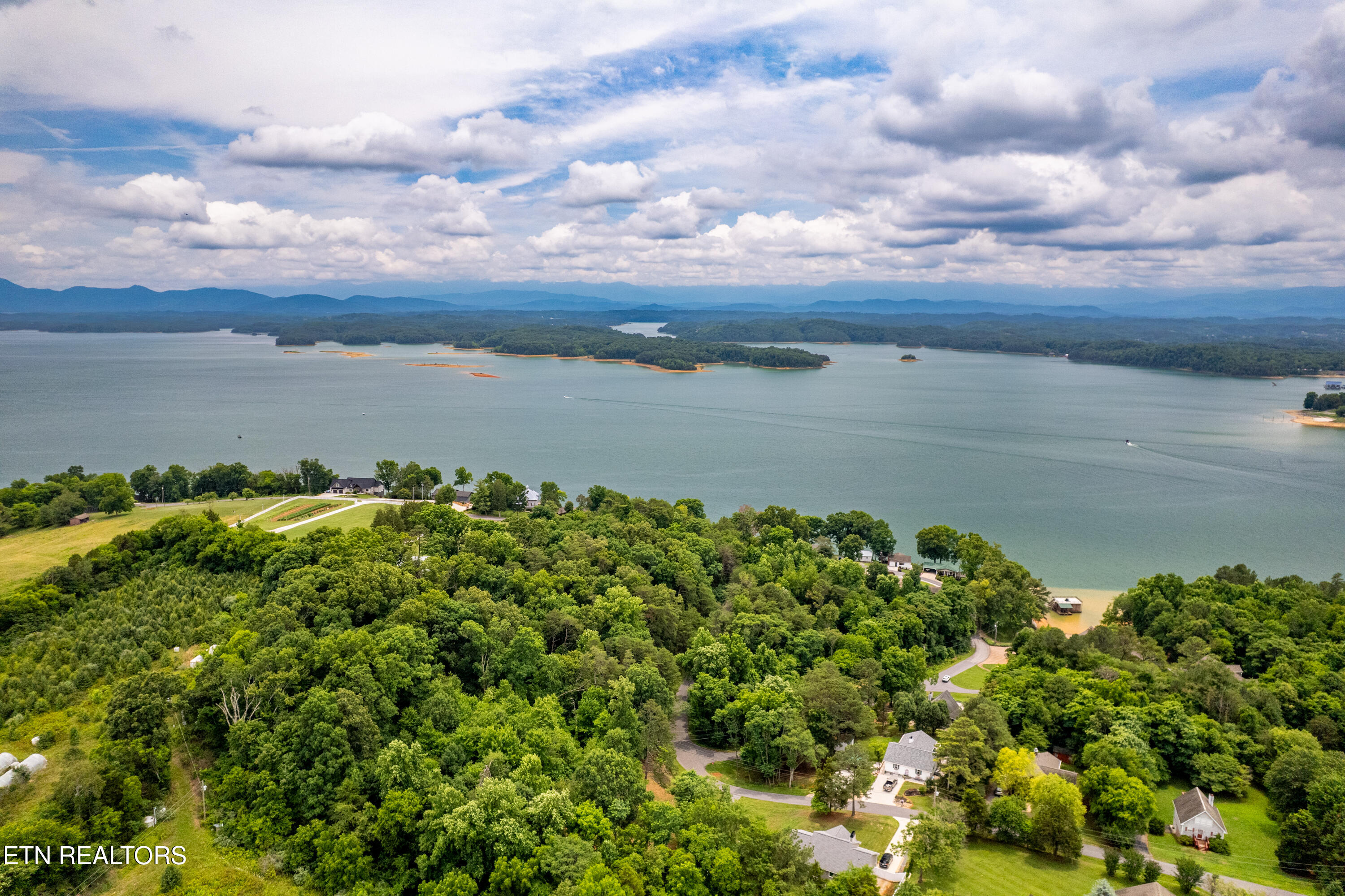 Smith Circle Dandridge TN 37725