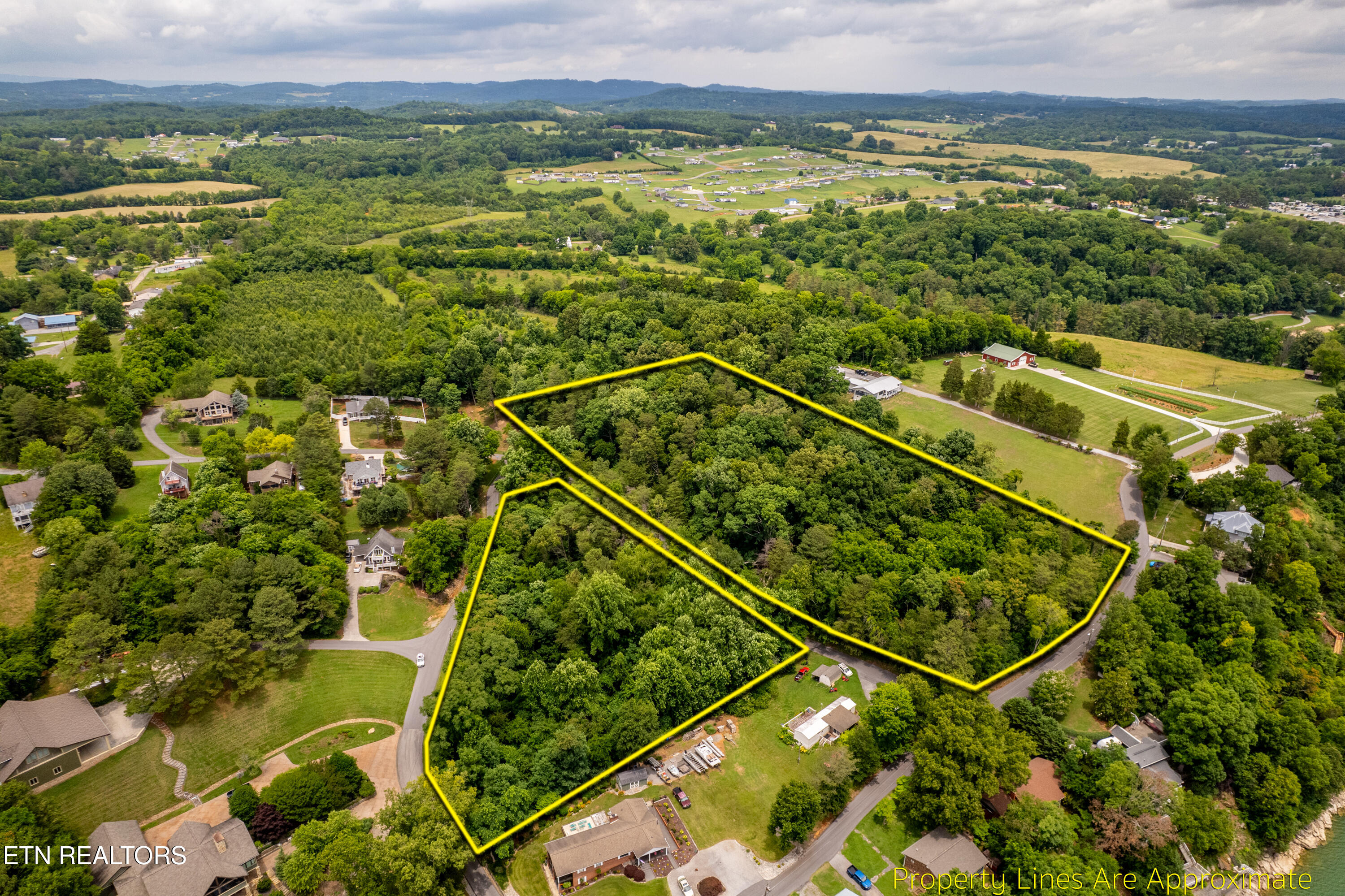 Smith Circle Dandridge TN 37725