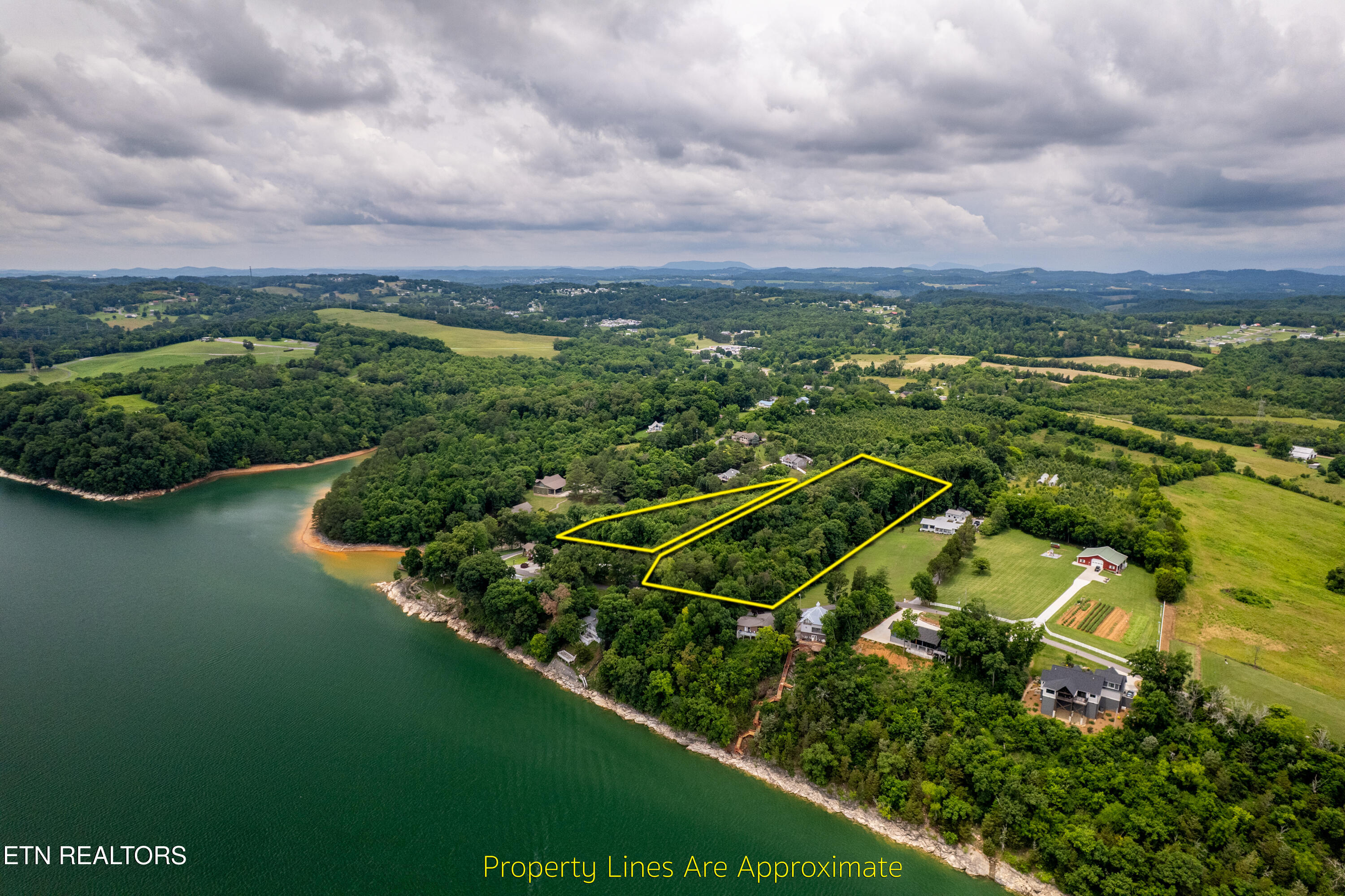 Smith Circle Dandridge TN 37725