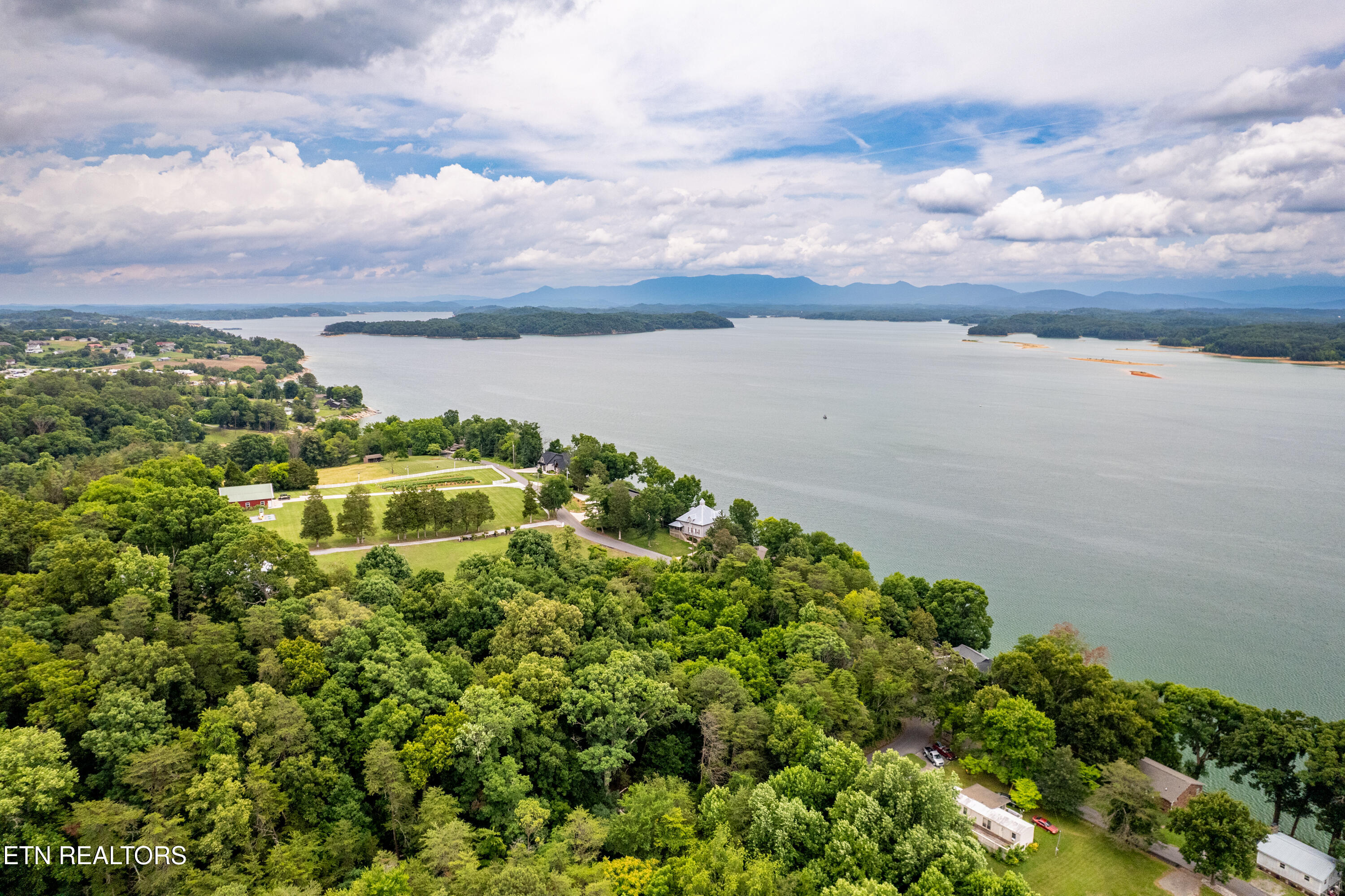 Smith Circle Dandridge TN 37725