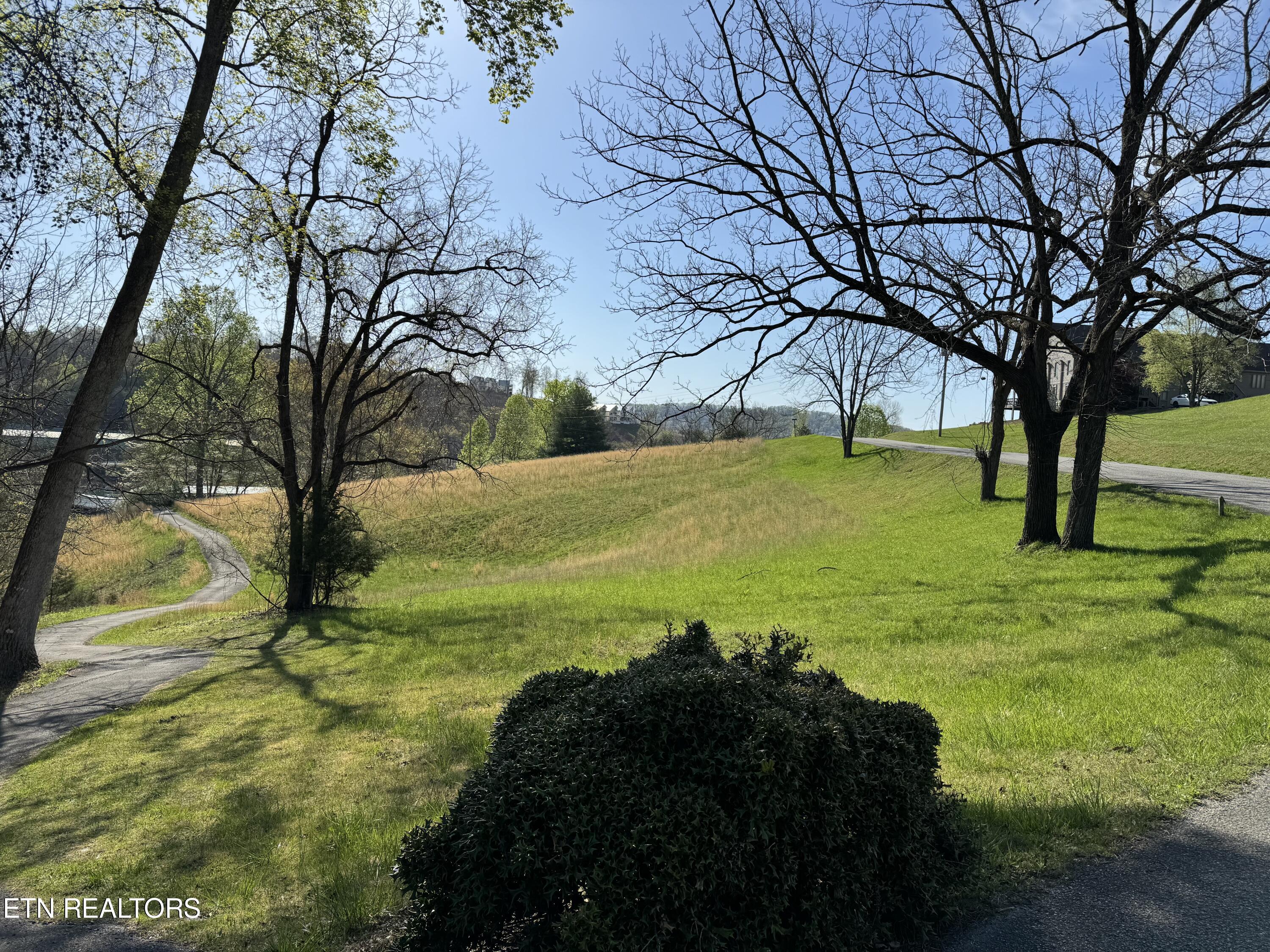 Deerfield Way Lafollette TN 37766