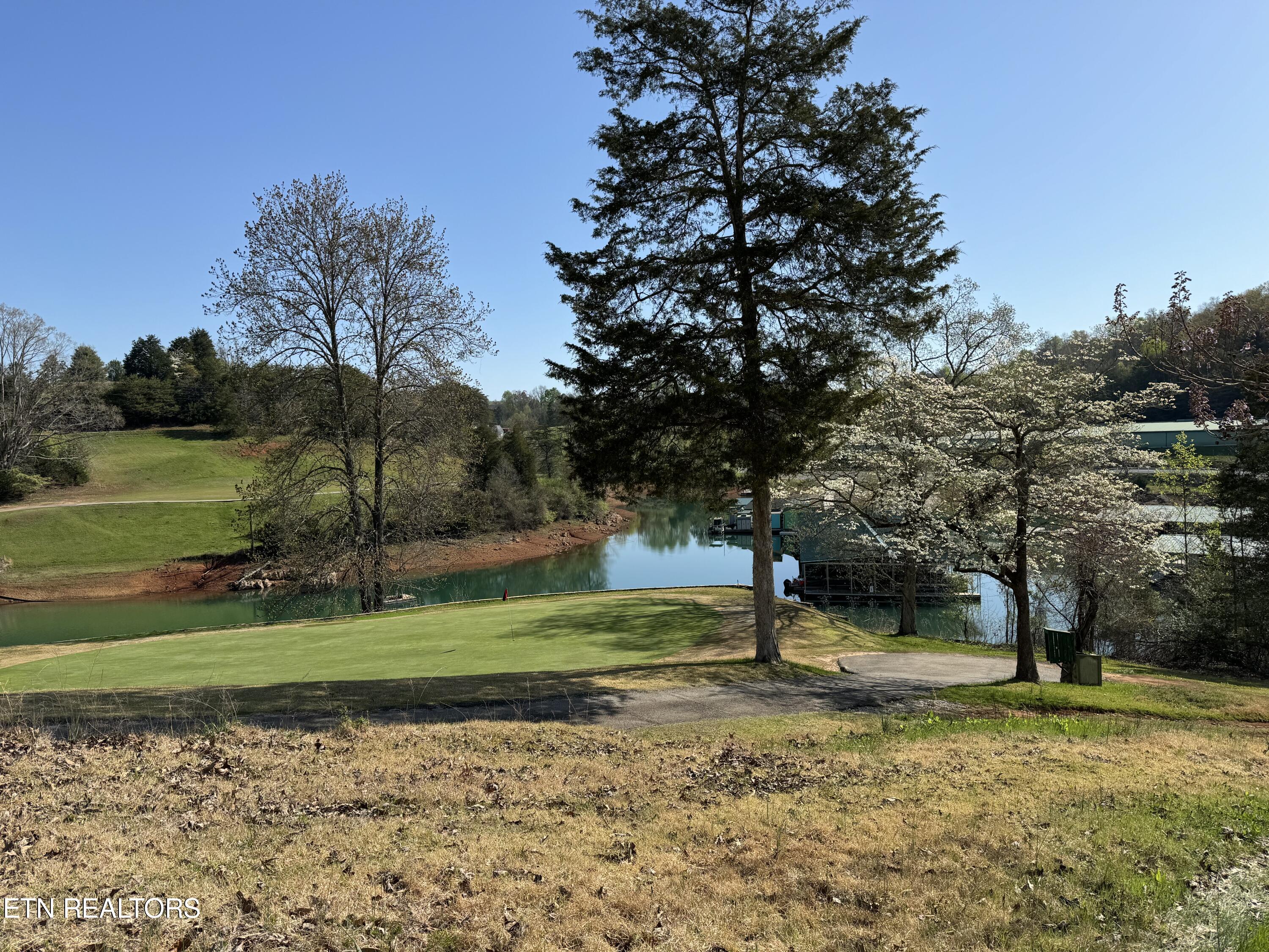 Deerfield Way Lafollette TN 37766