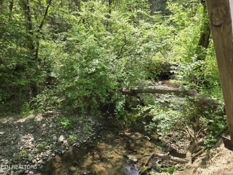 564 Keylon Drive Harriman TN 37748