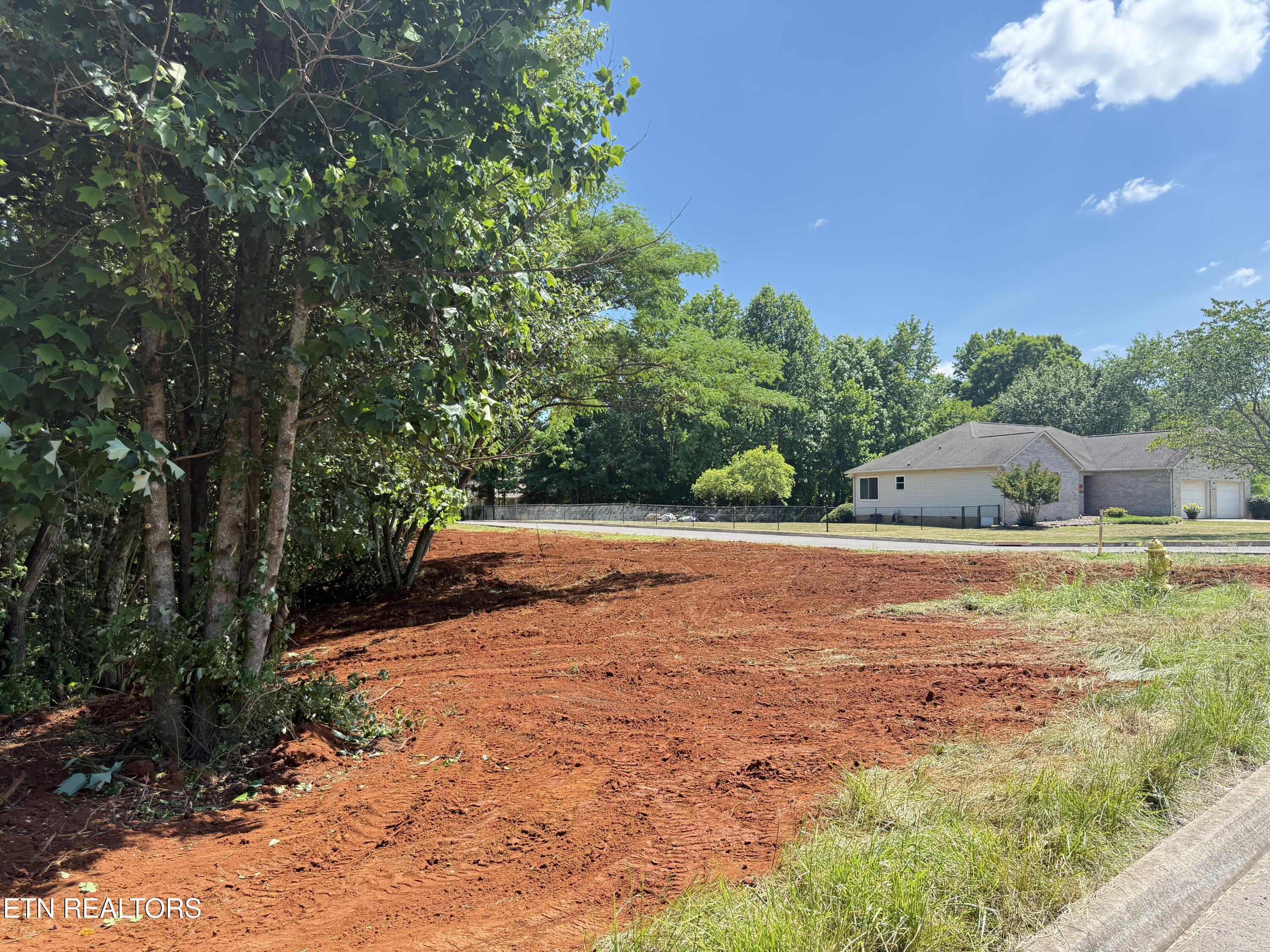 305 Oakwood Estates Drive Lenoir City TN 37772