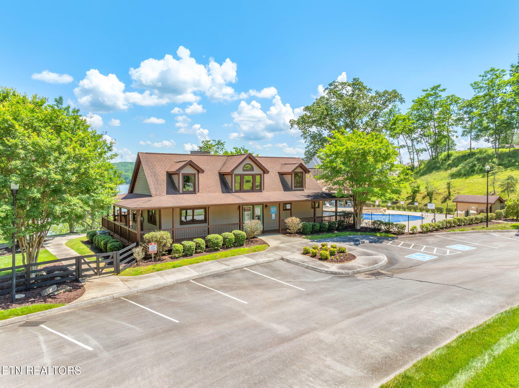 129 Docks Of The Bay Drive Harriman TN 37748