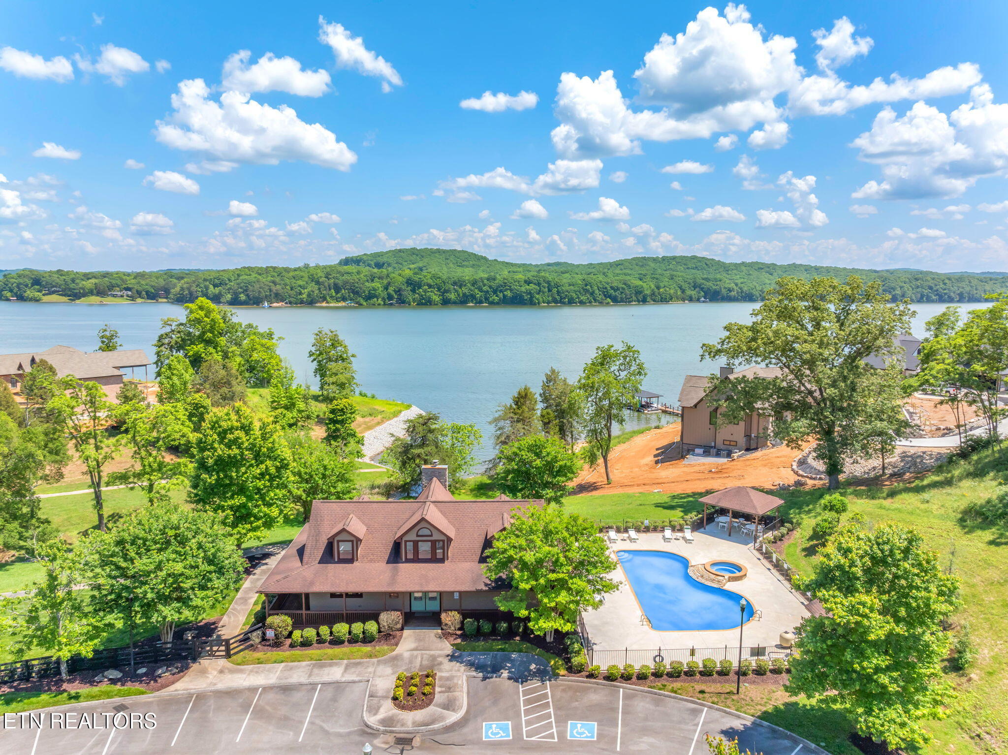 129 Docks Of The Bay Drive Harriman TN 37748