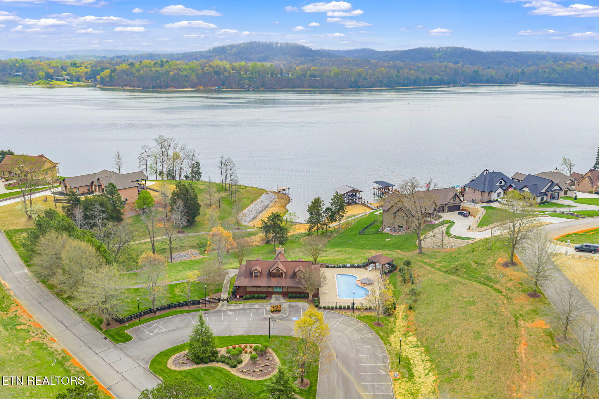 129 Docks Of The Bay Drive Harriman TN 37748
