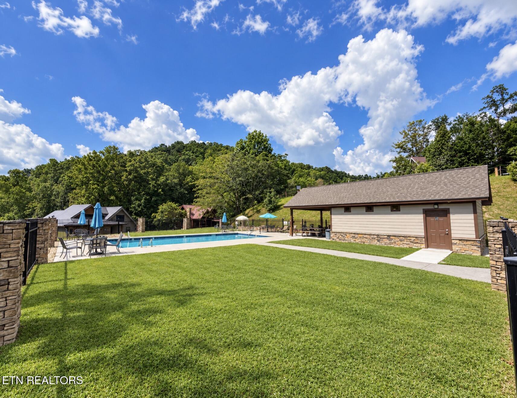 Foxwood Drive Caryville TN 37714