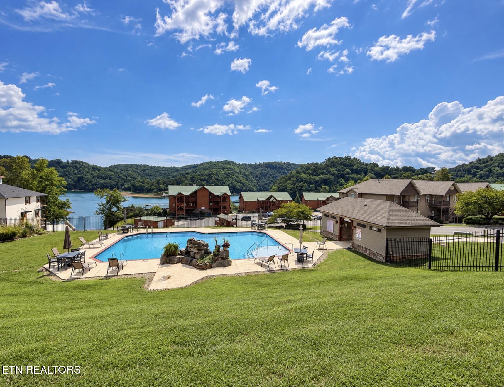 Foxwood Drive Caryville TN 37714