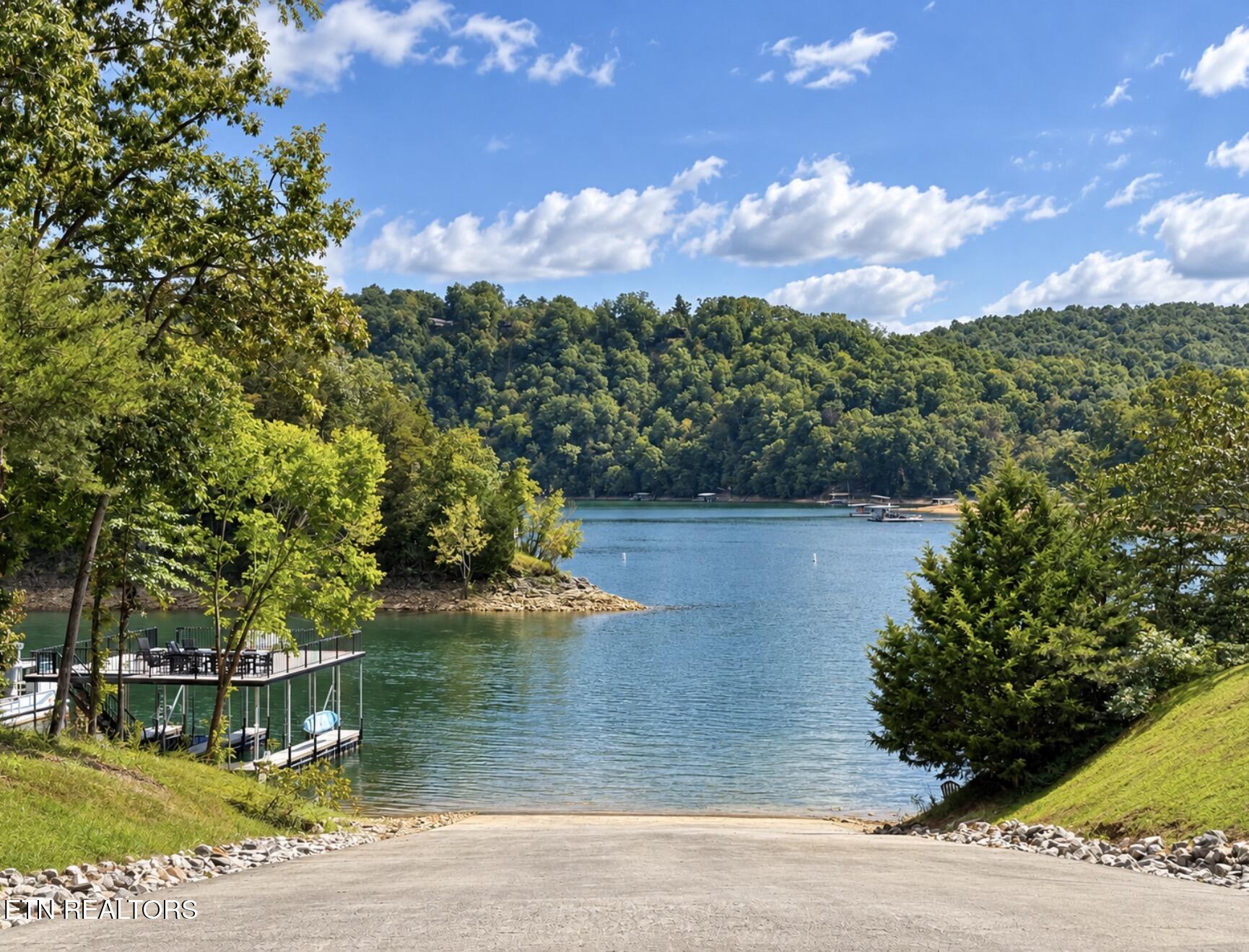 Foxwood Drive Caryville TN 37714