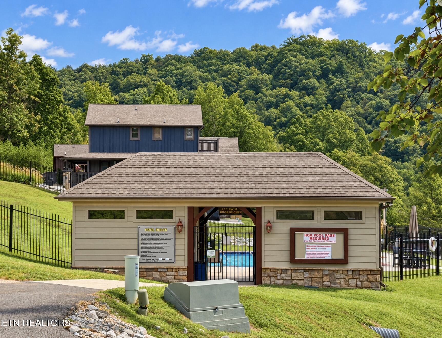 Foxwood Drive Caryville TN 37714