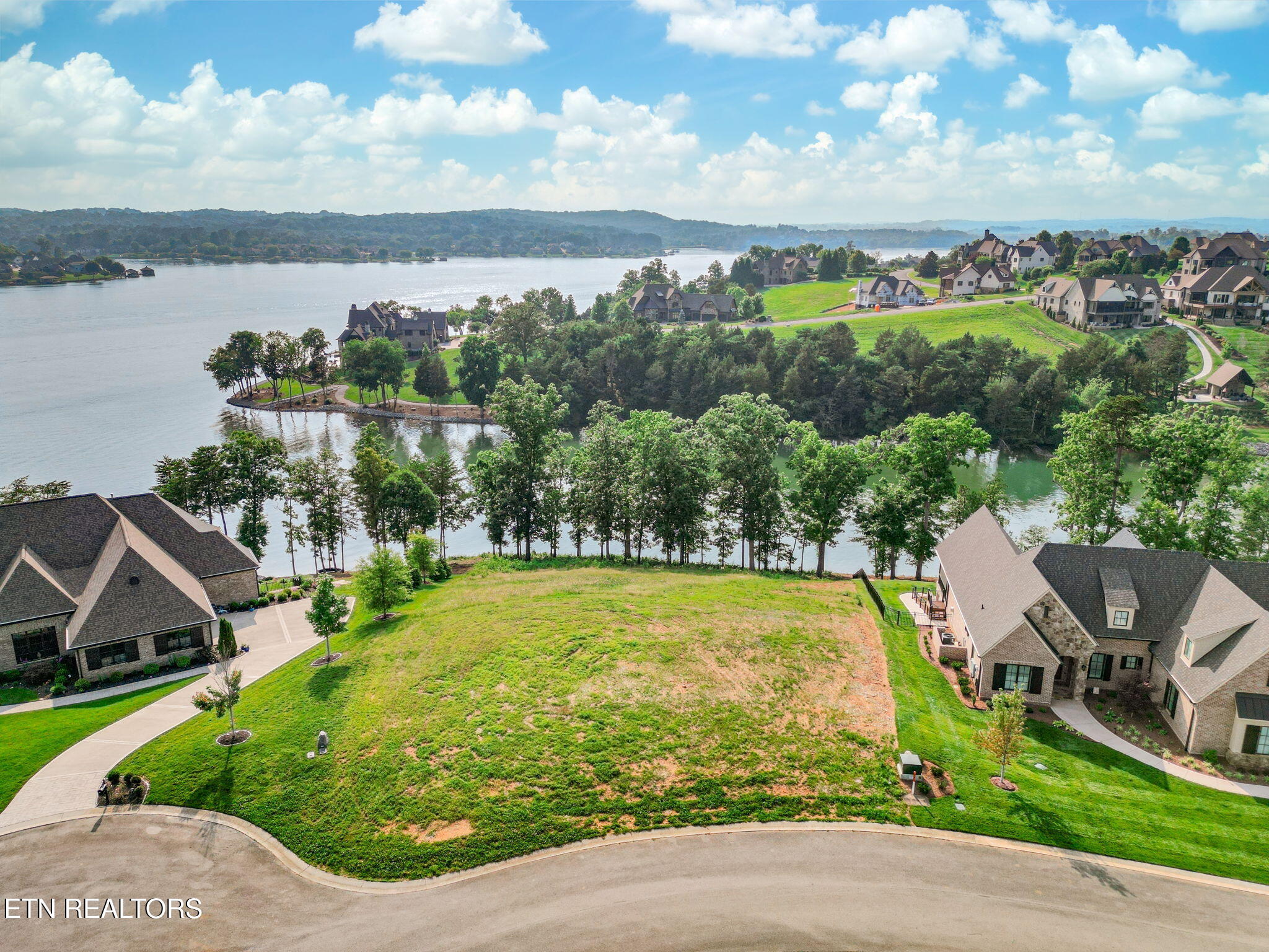 1556 Bower Court Lenoir City TN 37772