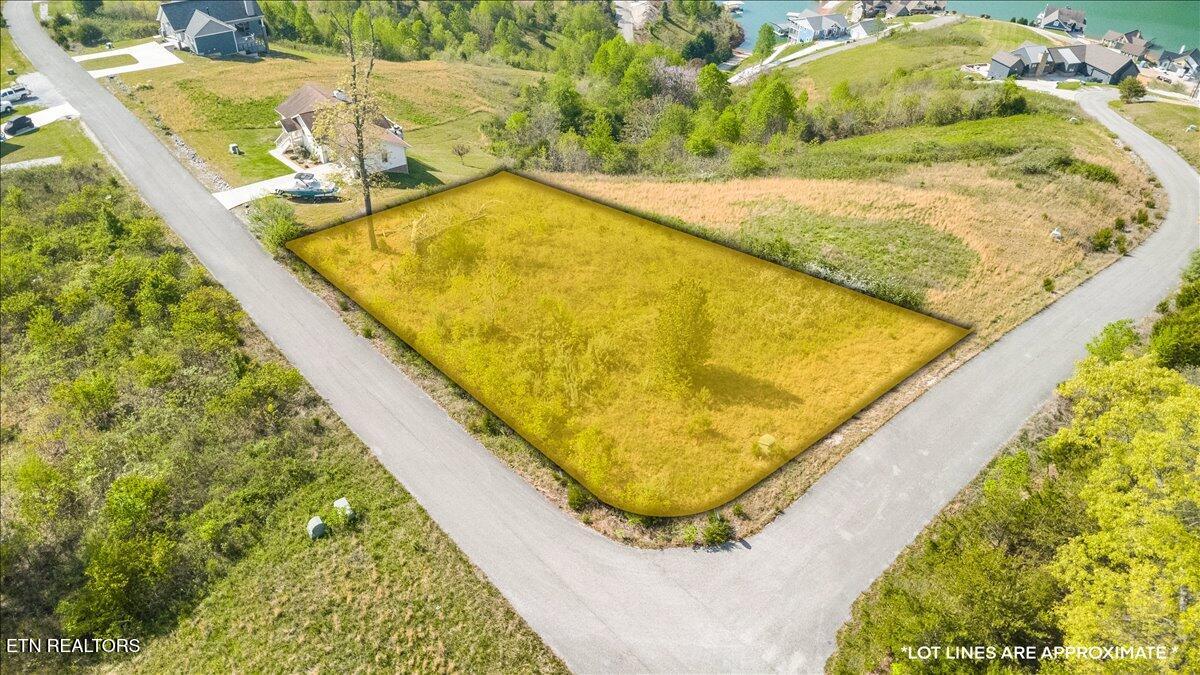 Pinnacle Lane Lafollette TN 37766