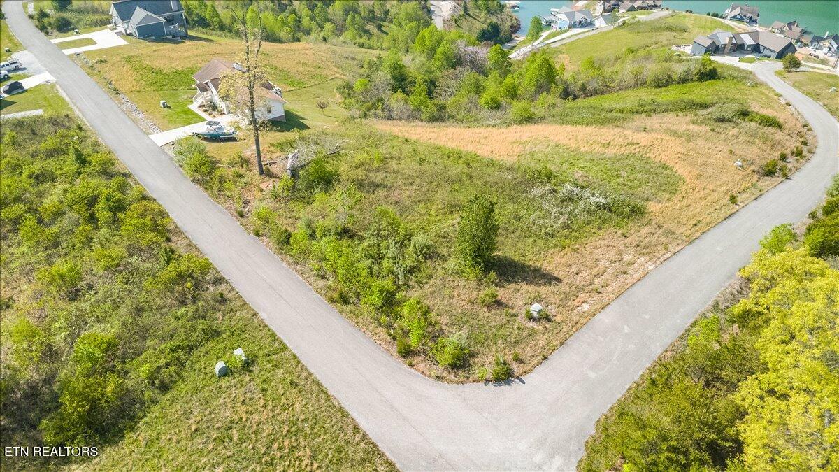 Pinnacle Lane Lafollette TN 37766
