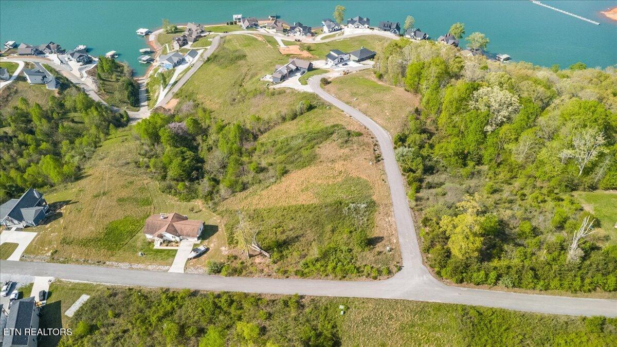 Pinnacle Lane Lafollette TN 37766