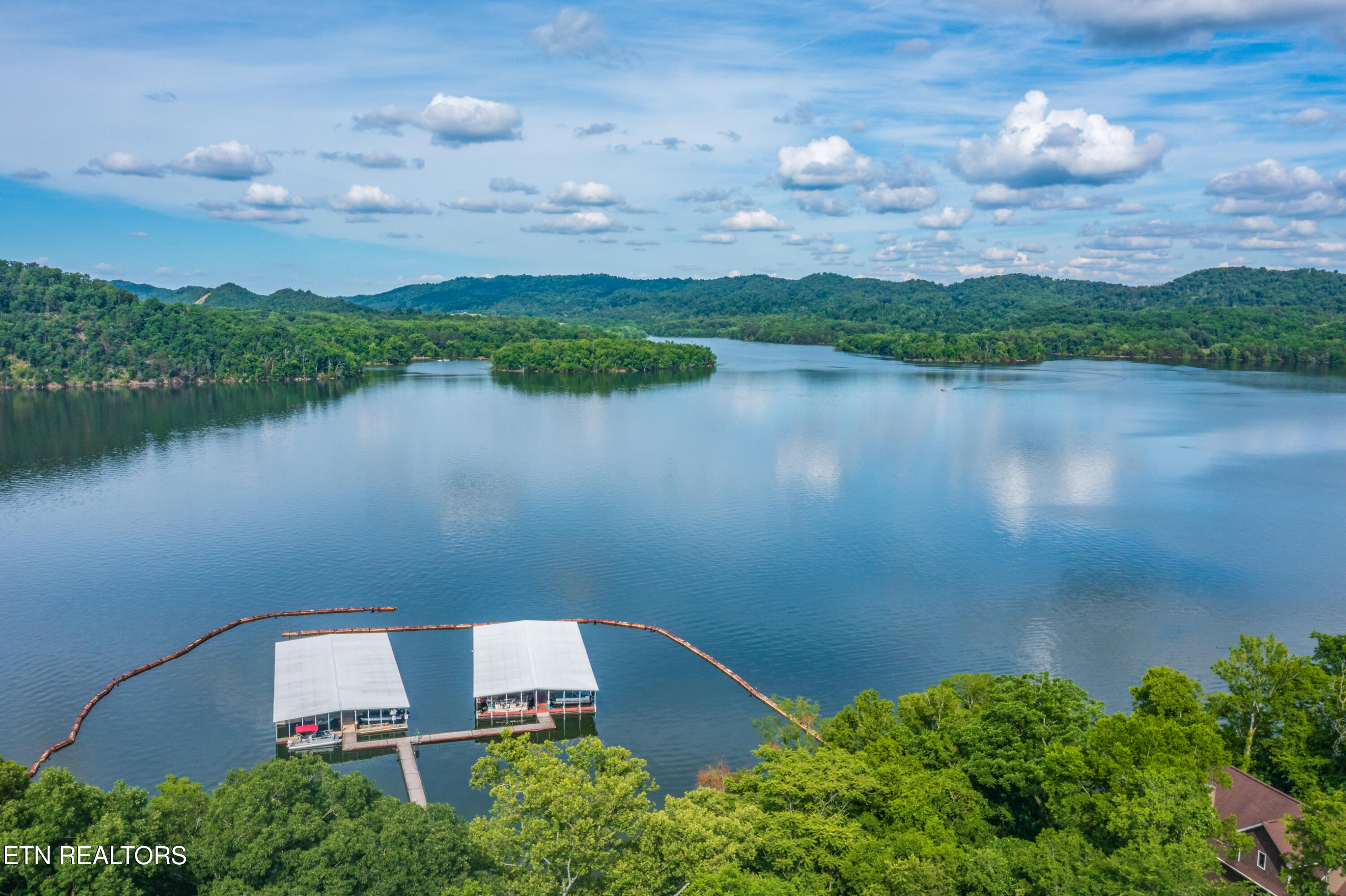 1609 Sequoyah Drive Mooresburg TN 37811