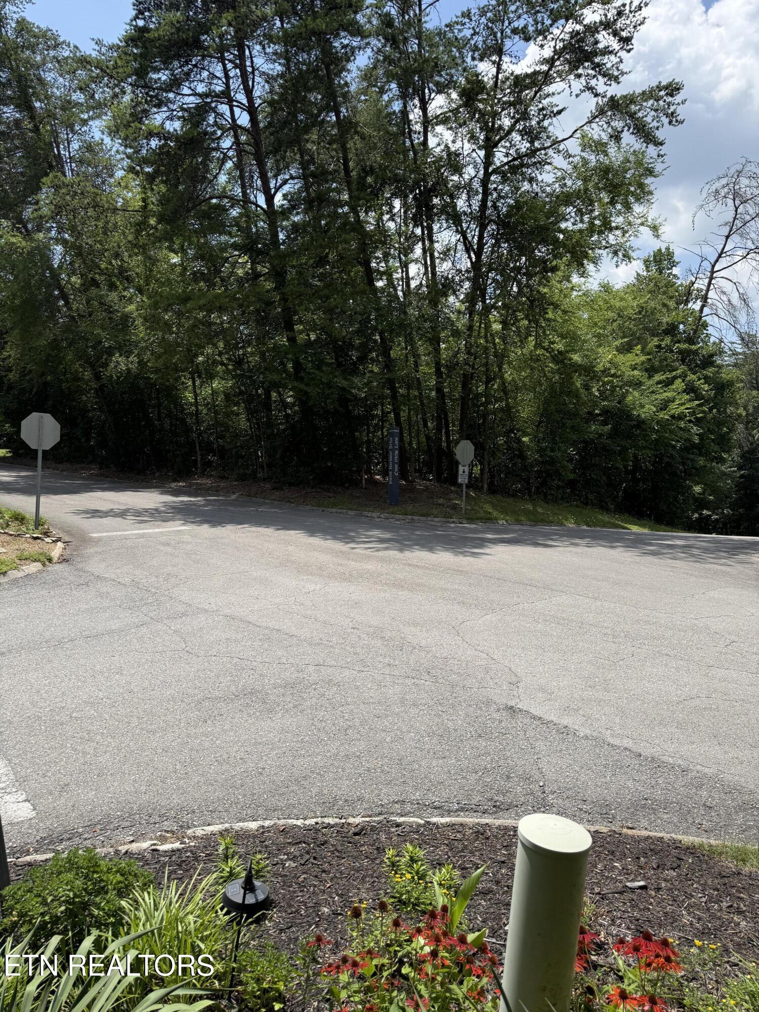 Point Harbour Drive Lenoir City TN 37772